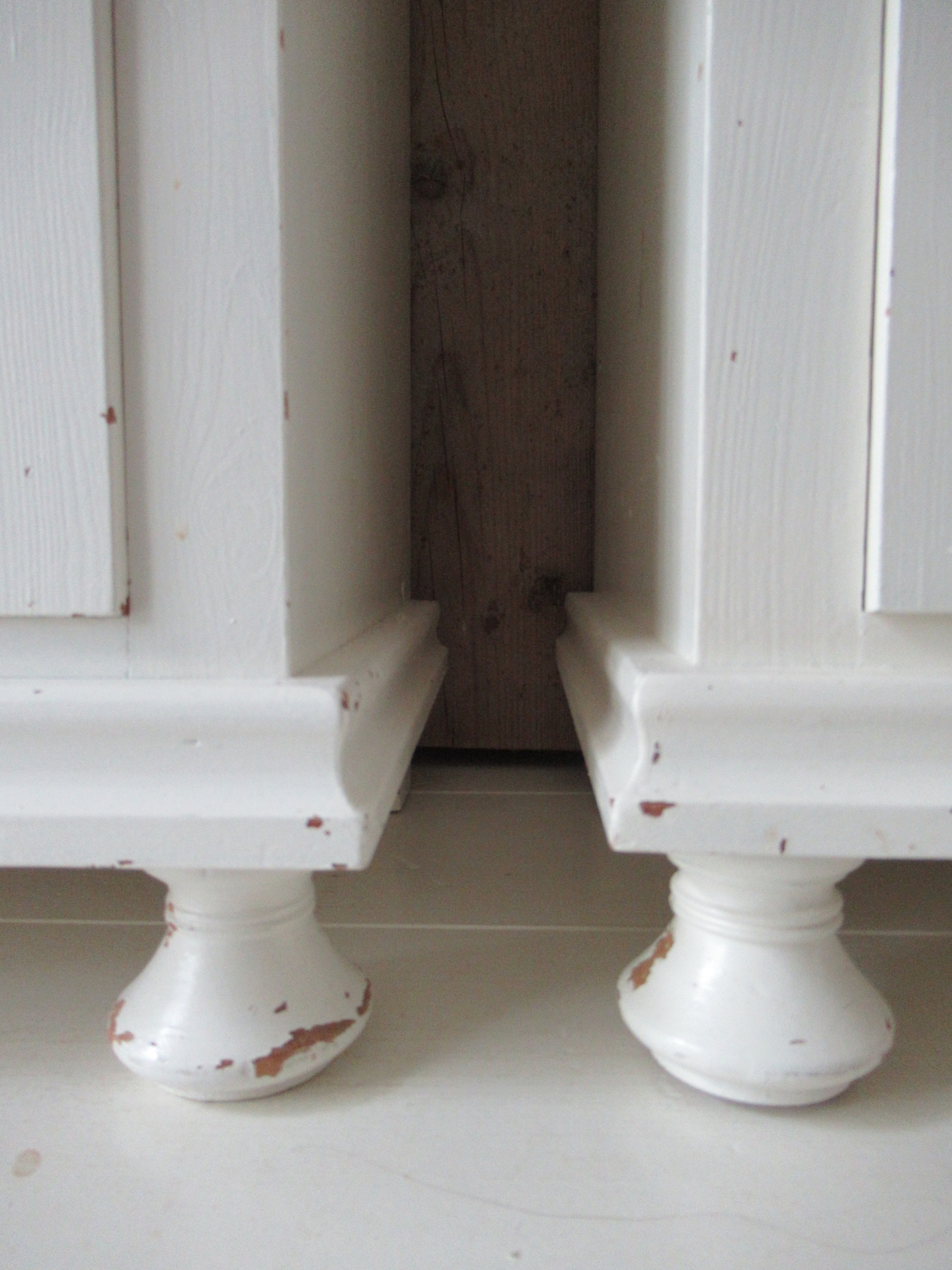 2 oude nachtkastjes - Afbeelding 7