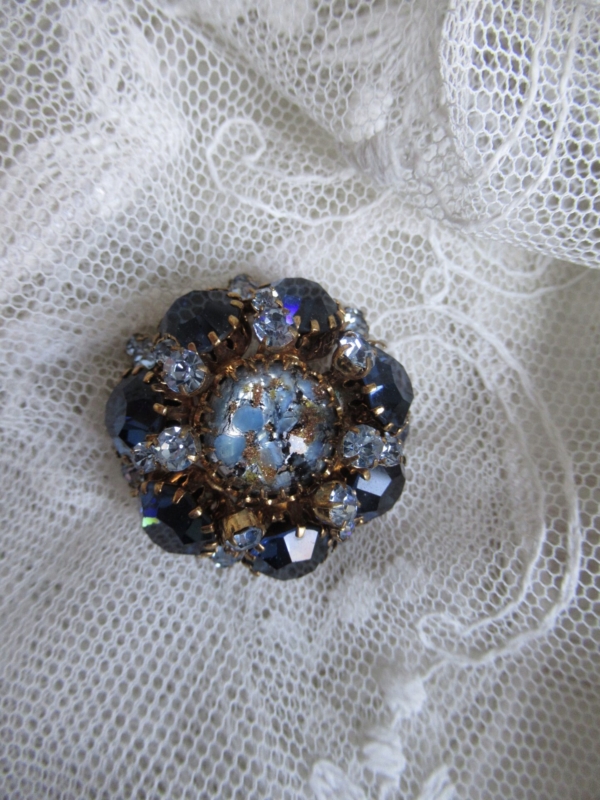 Prachtige oude broche, blauw strass