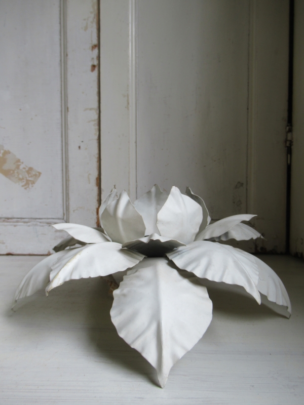 oude metalen lamp, bloem - Afbeelding 3
