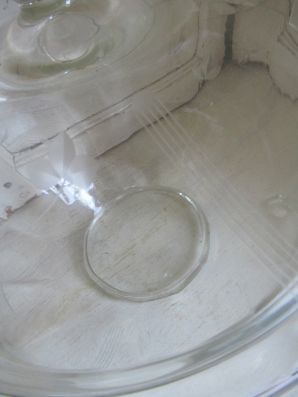 grote oude bowlkom met deksel, lepel en glazen - Afbeelding 4