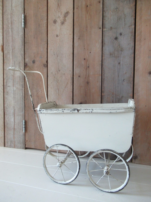mooie oude poppenwagen - Afbeelding 2