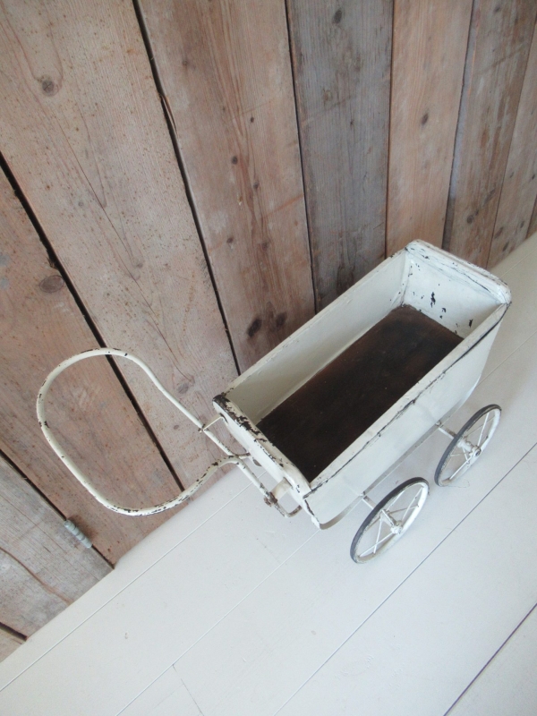 mooie oude poppenwagen - Afbeelding 5
